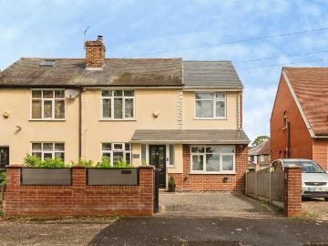4 bedroom semi detached house for sale