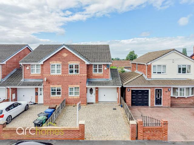 4 bedroom semi detached house for sale