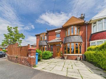 4 bedroom semi detached house for sale