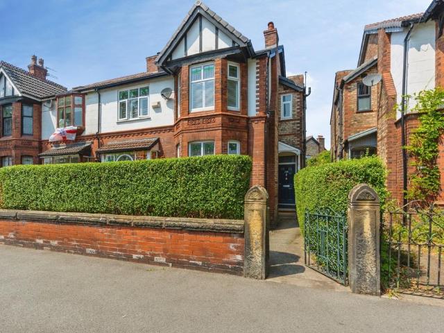 4 bedroom semi detached house for sale