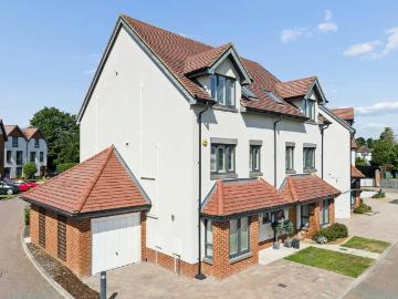 4 bedroom semi detached house for sale