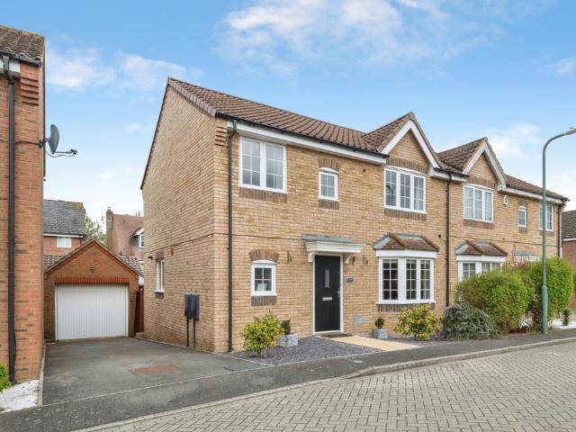 4 bedroom semi detached house for sale