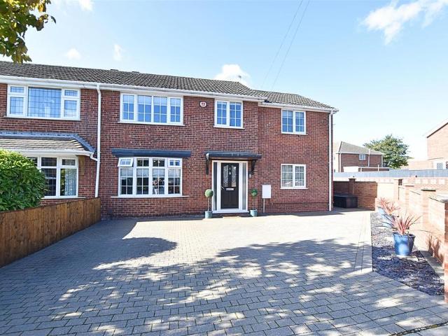 4 bedroom semi detached house for sale