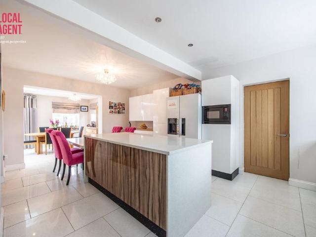 4 bedroom semi detached house for sale
