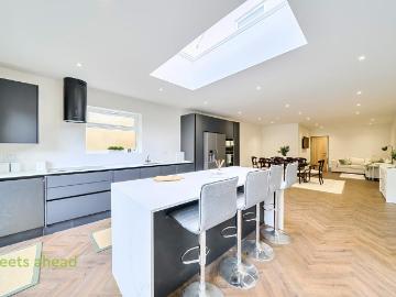 4 bedroom semi detached house for sale