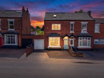 4 bedroom semi detached house for sale