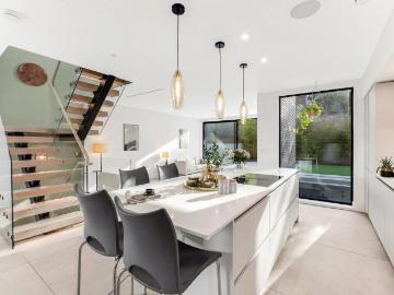 5 bedroom semi detached house for sale