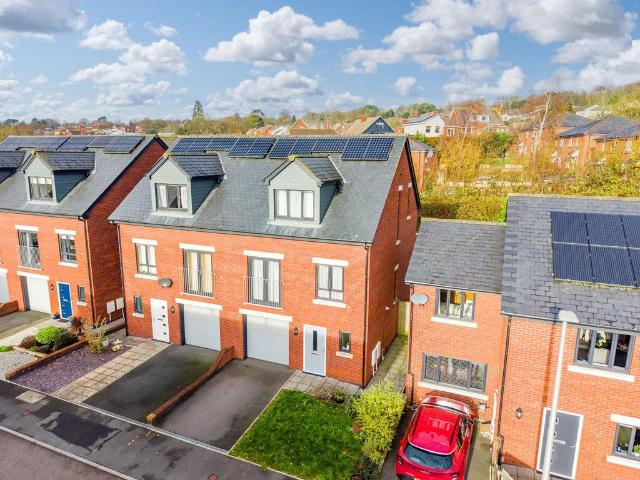4 bedroom semi detached house for sale