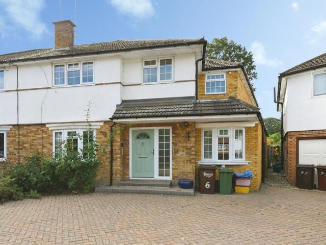 4 bedroom semi detached house for sale