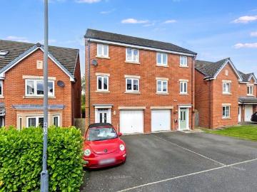 4 bedroom semi detached house for sale