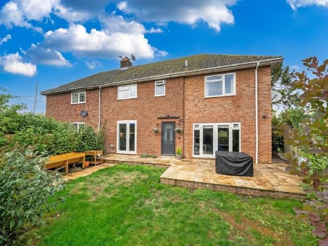 4 bedroom semi detached house for sale