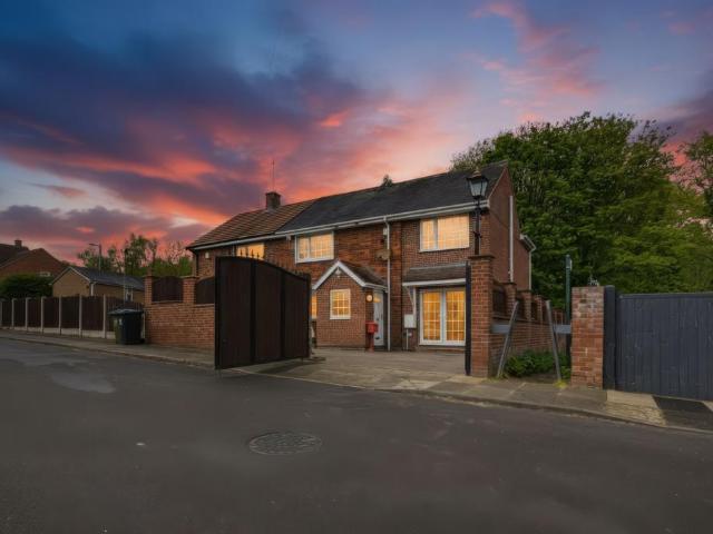 4 bedroom semi detached house for sale