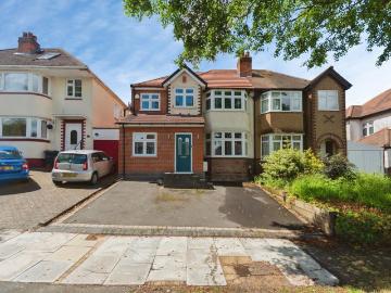 4 bedroom semi detached house for sale