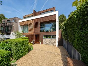 4 bedroom semi detached house for sale