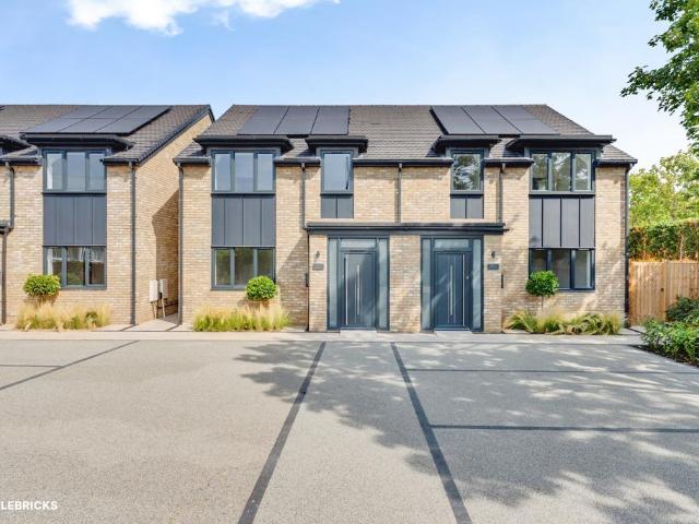 4 bedroom semi detached house for sale