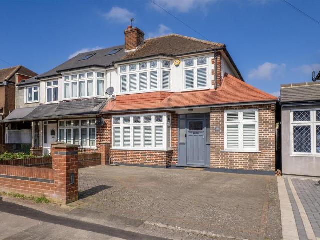 4 bedroom semi detached house for sale