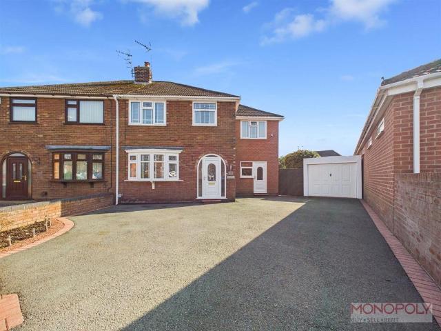 4 bedroom semi detached house for sale
