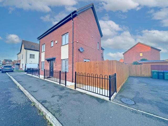4 bedroom semi detached house for sale