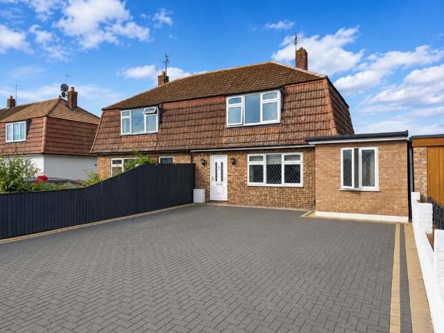 4 bedroom semi detached house for sale