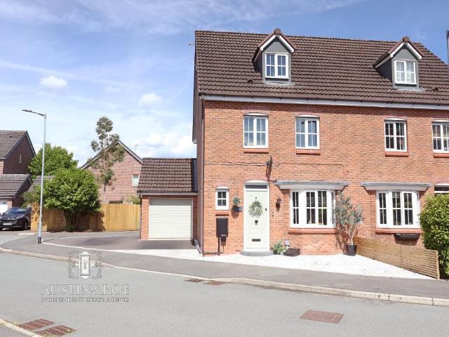 4 bedroom semi detached house for sale