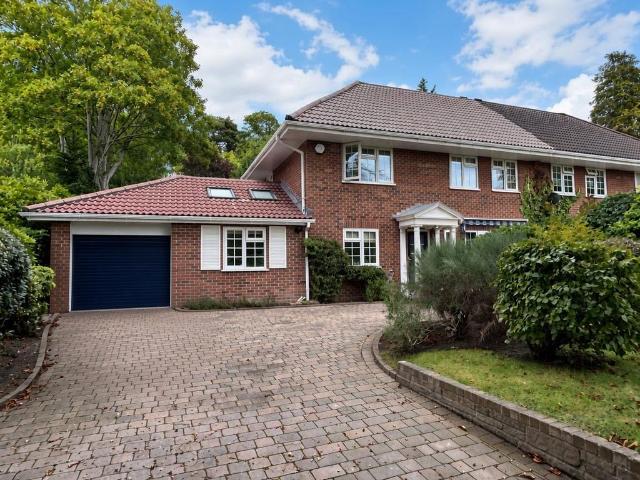 4 bedroom semi detached house for sale