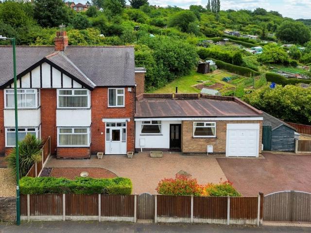 4 bedroom semi detached house for sale