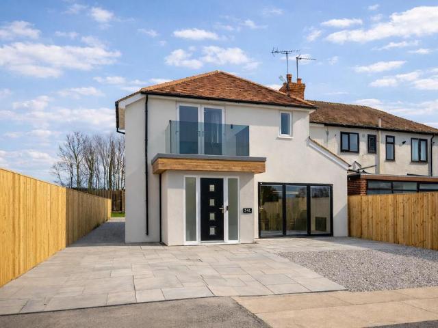 4 bedroom semi detached house for sale