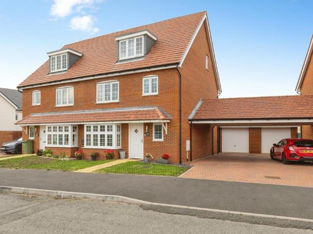 4 bedroom semi detached house for sale