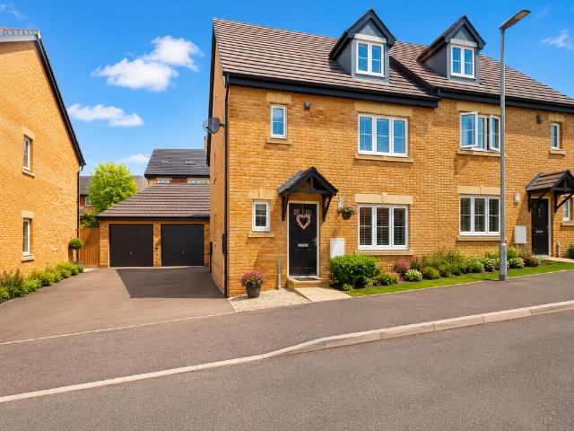 4 bedroom semi detached house for sale
