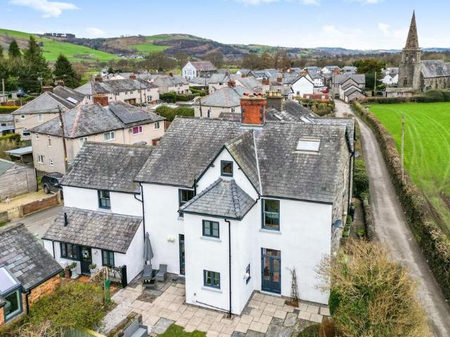 4 bedroom semi detached house for sale