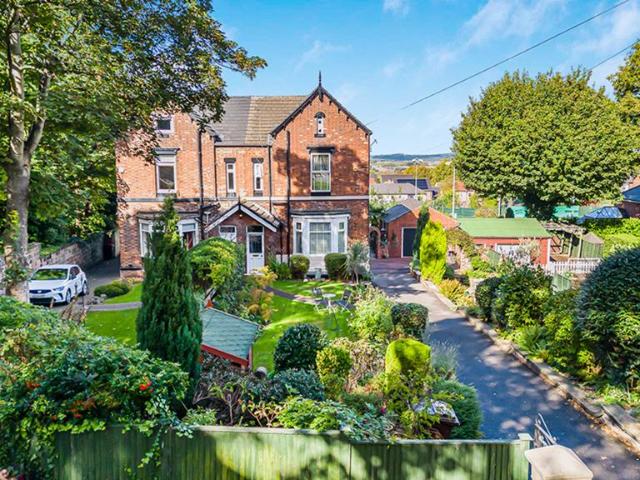 4 bedroom semi detached house for sale