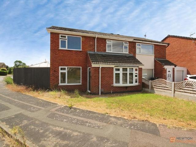 4 bedroom semi detached house for sale