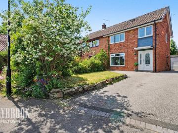 4 bedroom semi detached house for sale