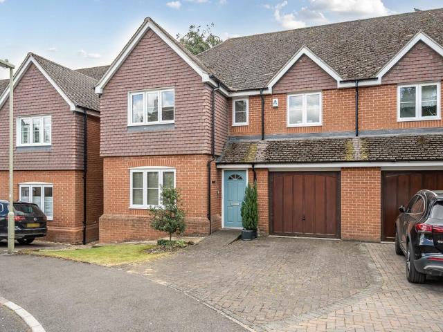 4 bedroom semi detached house for sale