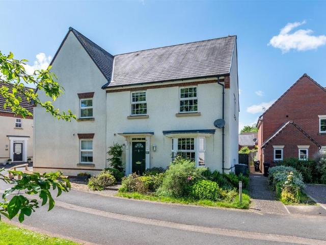 4 bedroom semi detached house for sale