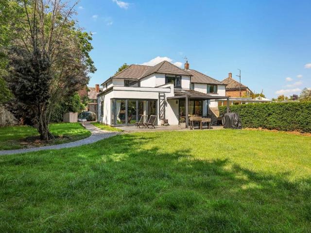 4 bedroom semi detached house for sale