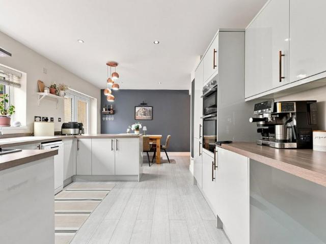 4 bedroom end of terrace house for sale