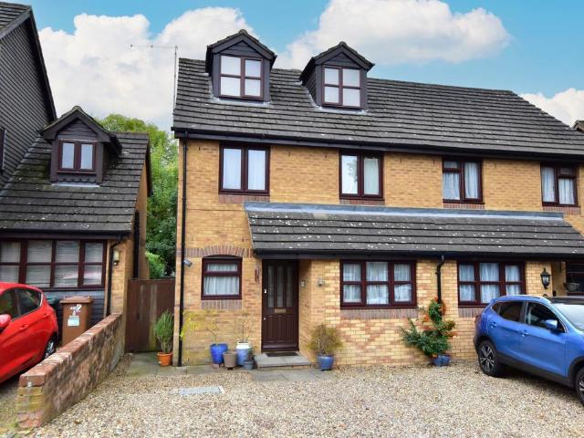 4 bedroom semi detached house for sale
