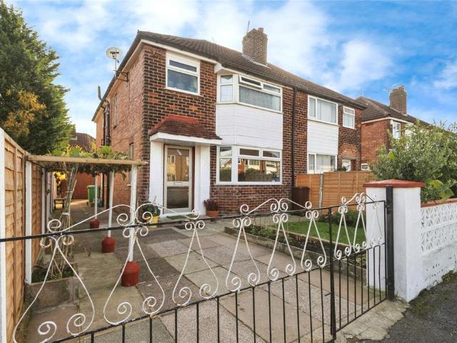 4 bedroom semi detached house for sale