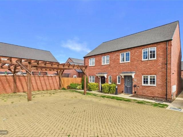 4 bedroom semi detached house for sale