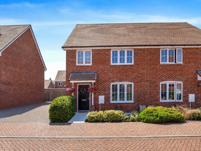 4 bedroom semi detached house for sale