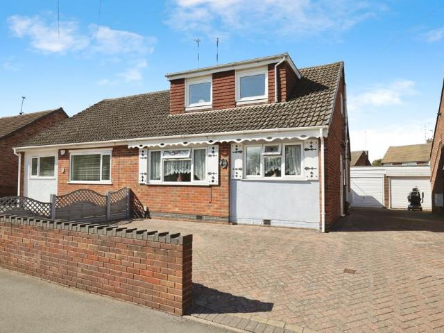 4 bedroom semi detached house for sale