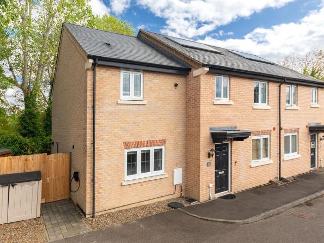 4 bedroom semi detached house for sale