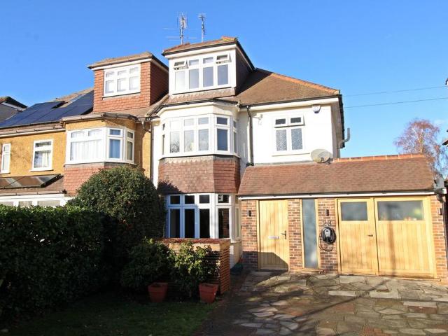 4 bedroom semi detached house for sale