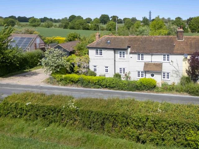 4 bedroom country house for sale