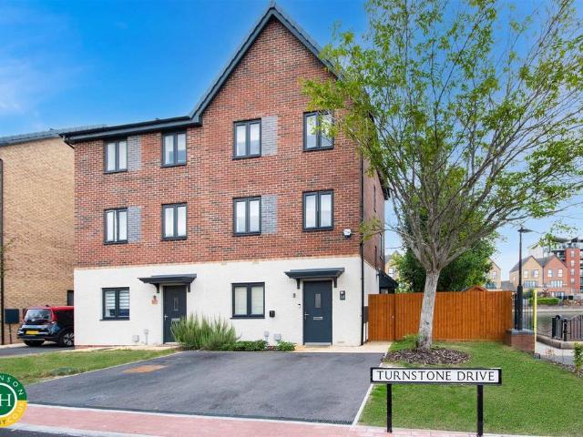 4 bedroom semi detached house for sale