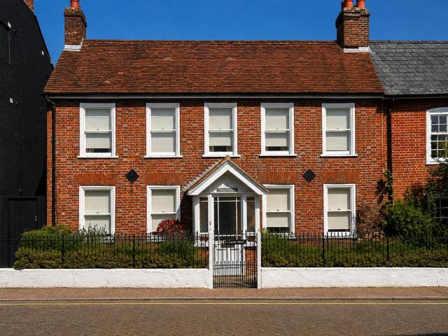 4 bedroom semi detached house for sale