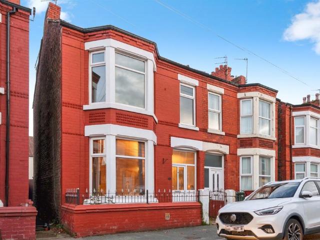 4 bedroom semi detached house for sale