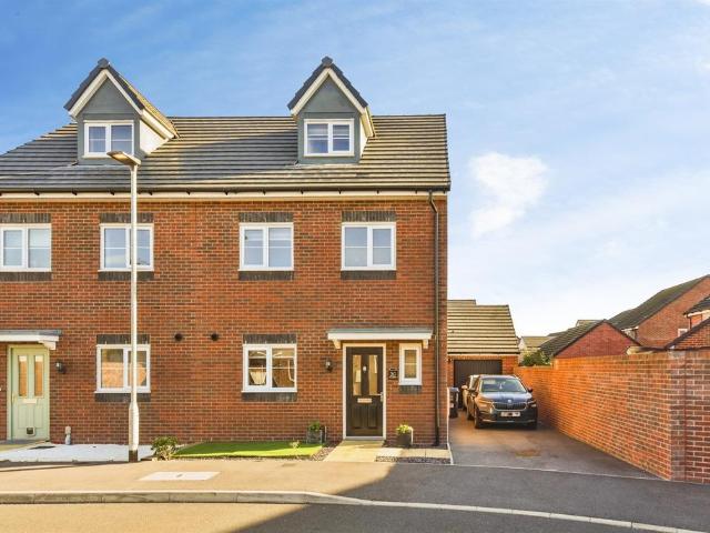 4 bedroom semi detached house for sale