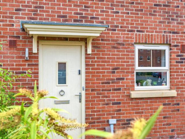 4 bedroom semi detached house for sale in Asket Fold, Seacroft, Leeds, LS14